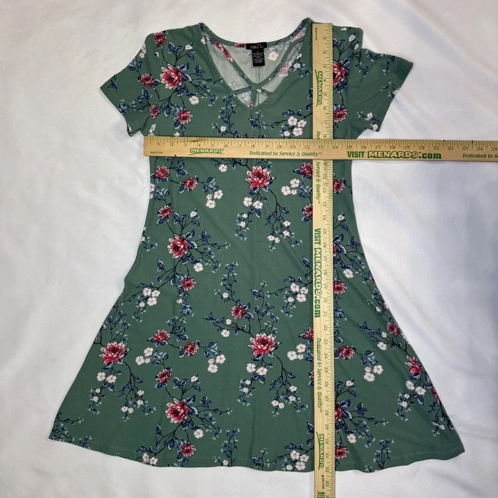 Rue 21 Spring Green‎ Floral Print T-Shirt Dress Size Small Lattice chest